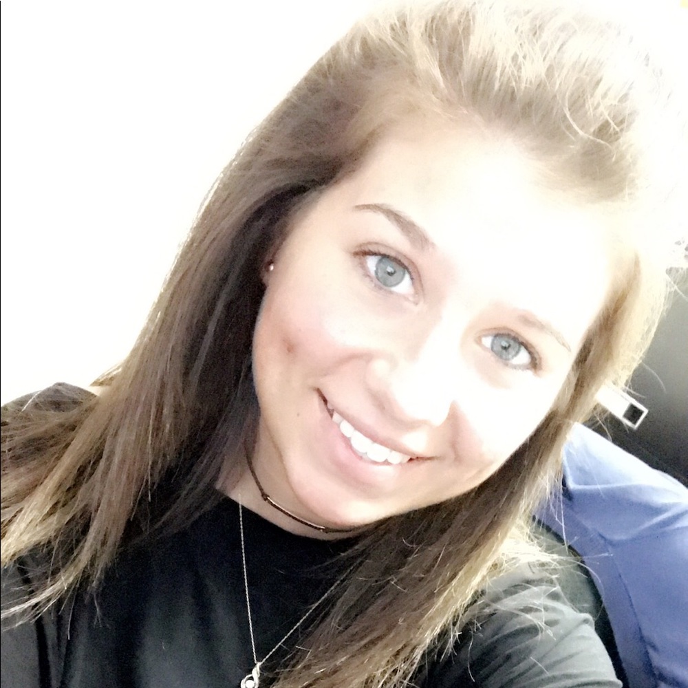 Meet your Posher, Hannah